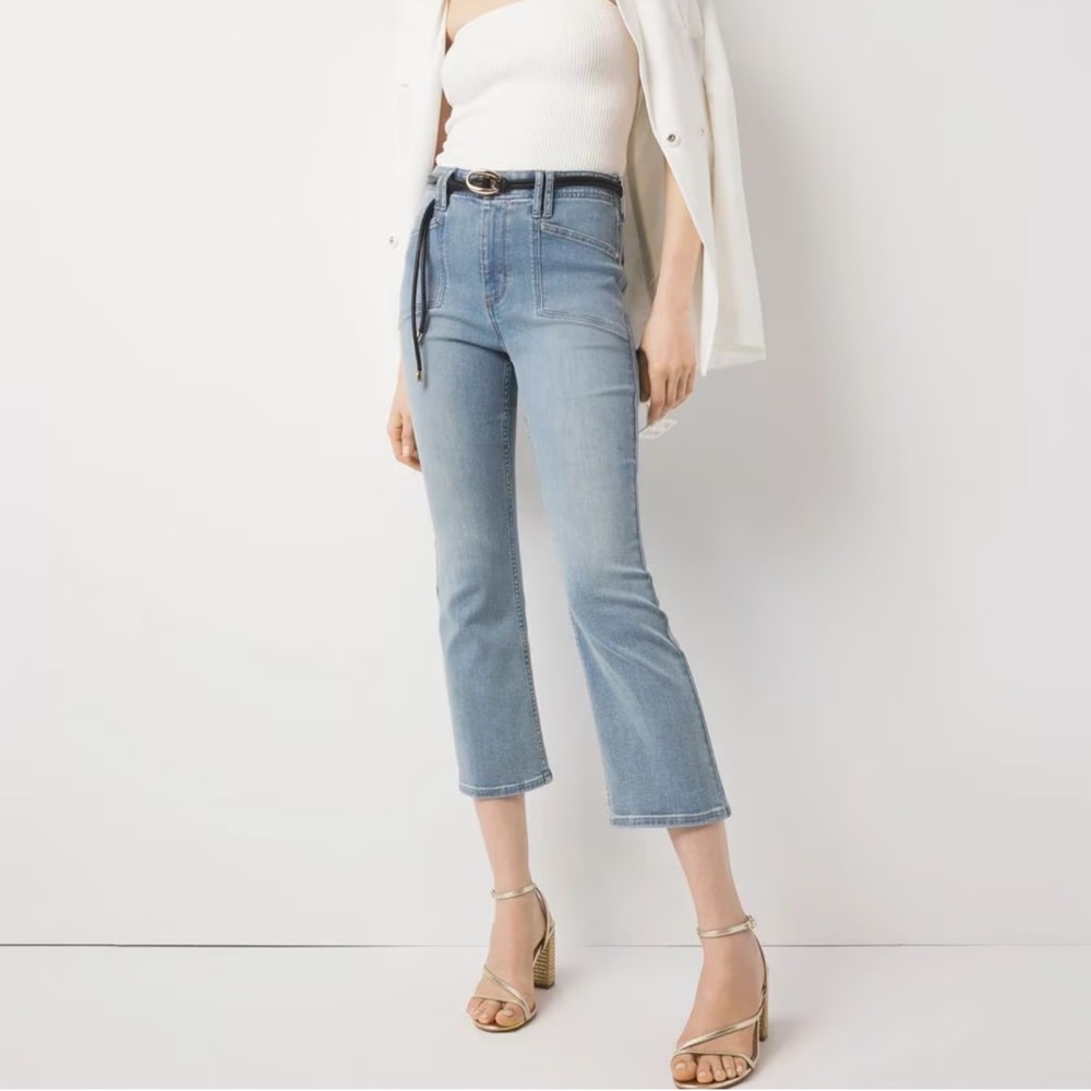 White House Black Market High Rise Kick Flare Everyday Soft Jeans 👖